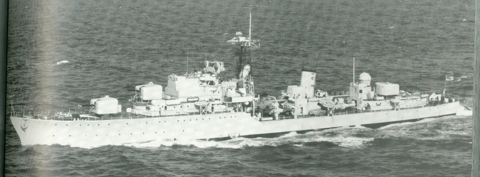 daring.jpg (1281421 bytes)